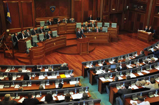 http://www.balkaneu.com/wp-content/uploads/2014/03/PARLAMENTI-1.jpg