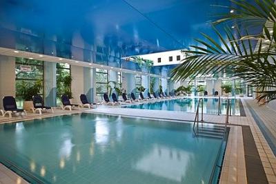 http://www.budapesthotels-budapesthotelbooking.com/hotel_pic/danubius-health-spa-resort-helia-thermal-hotel-budapest/b-wellnessurlaub-budapest-helia-schwimmbad-danubius-health-spa-resort-helia-thermal-hotel-budapest.jpg