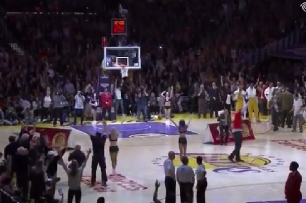 Jack Nicholson figyelte, Divac beverte 90 000-ért